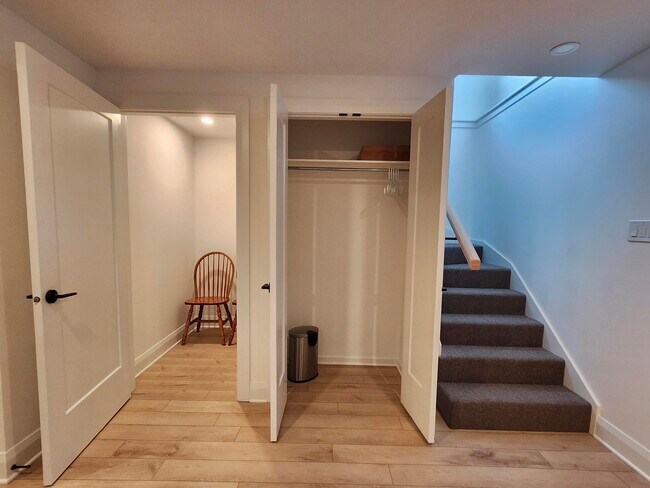 126 Hawk Cres in Ottawa, ON - Building Photo - Building Photo