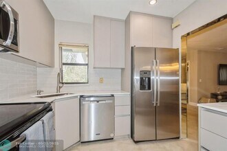 4485 Carambola Cir N in Coconut Creek, FL - Building Photo - Building Photo