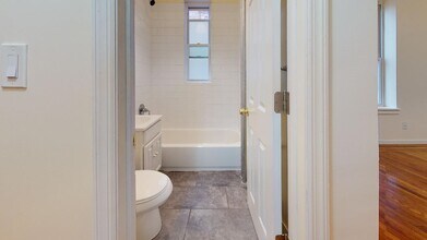 160 Vroom St-Unit -22 in Jersey City, NJ - Building Photo - Building Photo