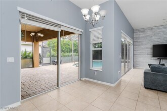 2066 Mandarin Ln in Naples, FL - Foto de edificio - Building Photo
