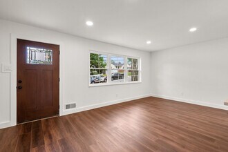 10021 Brunett Ave in Silver Spring, MD - Building Photo - Building Photo