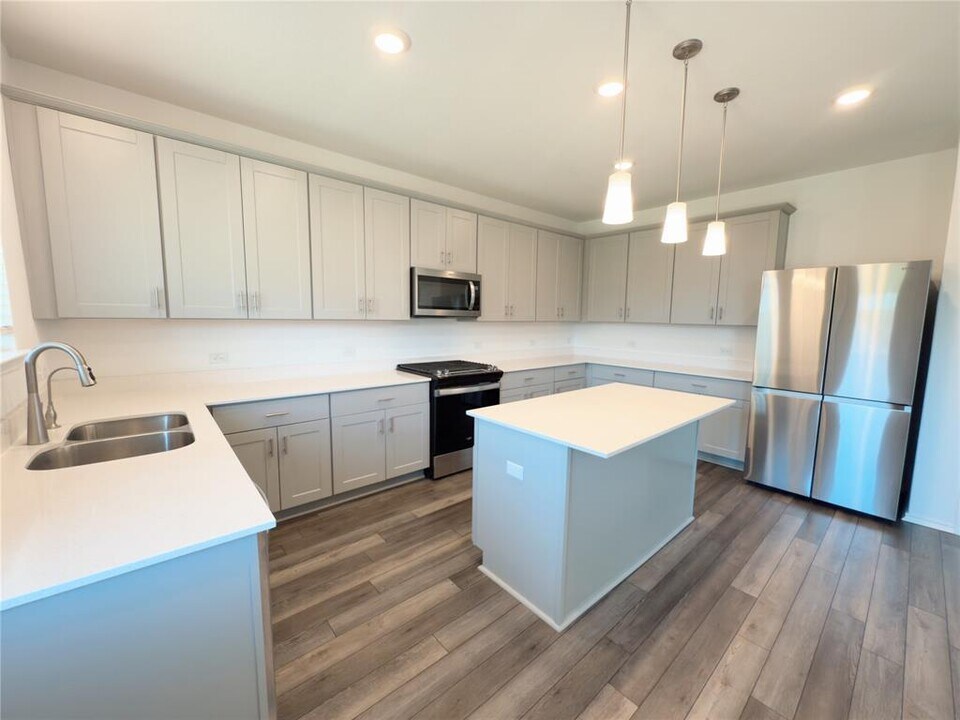 128 Fiery Skipper Ln in Georgetown, TX - Building Photo