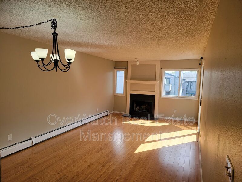 1615 Sitka St in Anchorage, AK - Building Photo