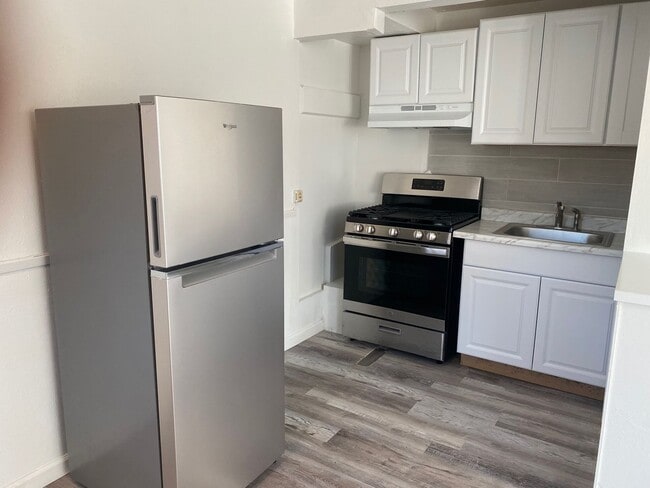 409 Lewis Ln in Pacifica, CA - Building Photo - Building Photo