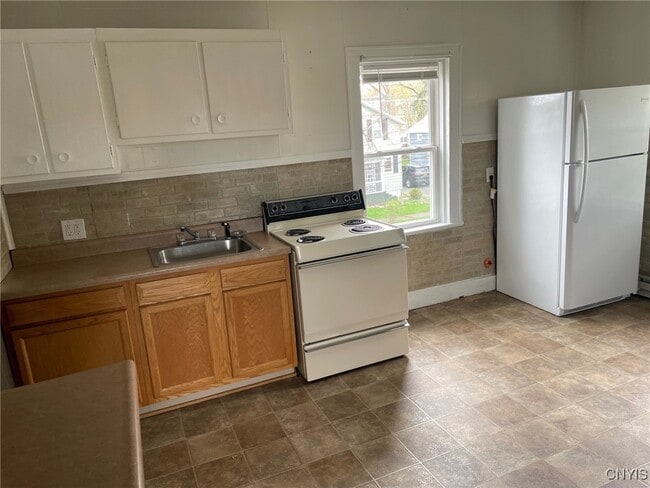 property at 44 Bridge St