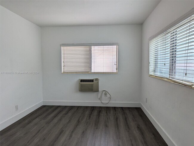 7805 Crespi Blvd in Miami Beach, FL - Building Photo - Building Photo