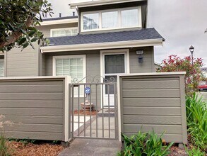 1407 Eddington Ln in Daly City, CA - Building Photo - Building Photo