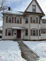 505 E Main St, Unit Rear in Bath, PA - Building Photo