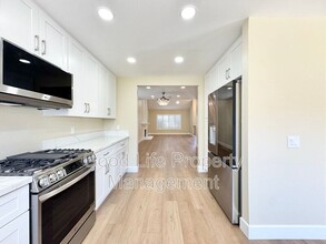 22106 Pheasant St in Lake Forest, CA - Building Photo - Building Photo
