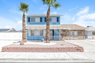 825 Antigua St in Las Vegas, NV - Building Photo