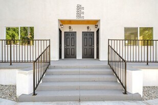 324 1/2 W 51st St in Los Angeles, CA - Building Photo