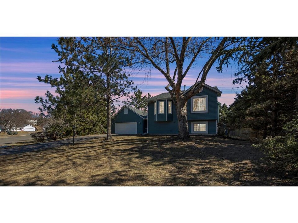 3583 Andrew Dr in Woodbury, MN - Building Photo