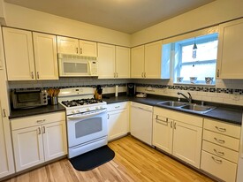 435 Burdette Ct in Madison, WI - Building Photo