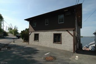 133 Nolans Point Rd in Jefferson, NJ - Building Photo