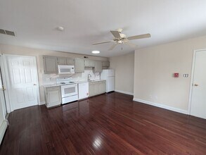 416 Main St in Phoenixville, PA - Building Photo - Building Photo