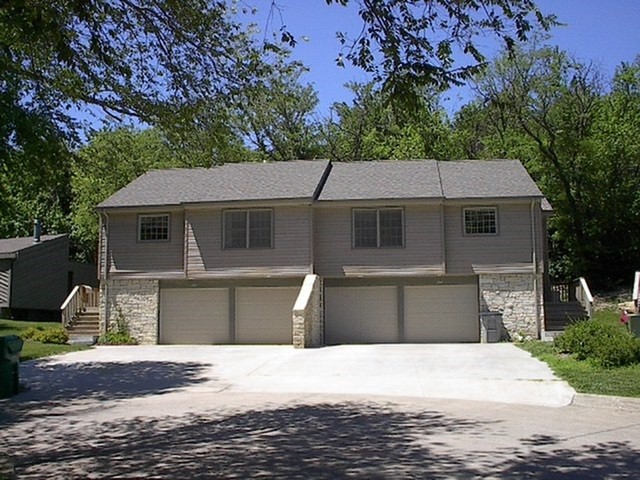 Brush Creek Duplexes in Manhattan, KS - Building Photo