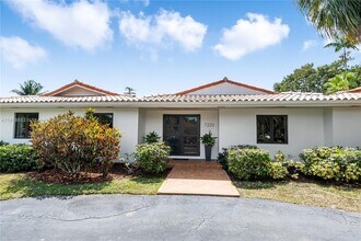 7220 SW 107th Terrace in Pinecrest, FL - Building Photo - Building Photo