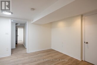 821 Gladstone Ave in Toronto, ON - Building Photo - Building Photo