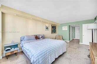 11 Island Ave in Miami Beach, FL - Building Photo - Building Photo