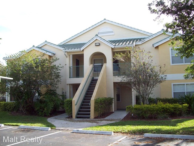 12610 Equestrian Cir in Ft. Myers, FL - Building Photo - Building Photo