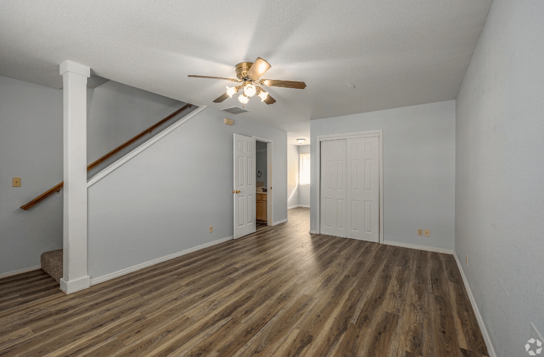 Golden Oaks Apartments in Branson, MO - Building Photo