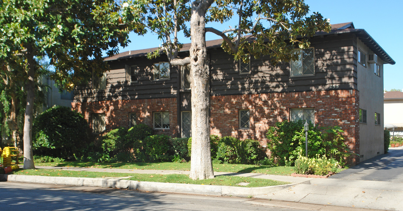 255 S Madison Ave in Pasadena, CA - Foto de edificio