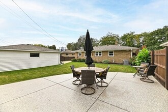 1208 Montclair Dr in Racine, WI - Building Photo - Building Photo