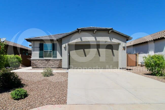 property at 3432 E Dakota Dr