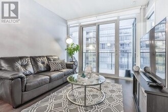 88 Park Lawn Rd in Toronto, ON - Building Photo - Building Photo