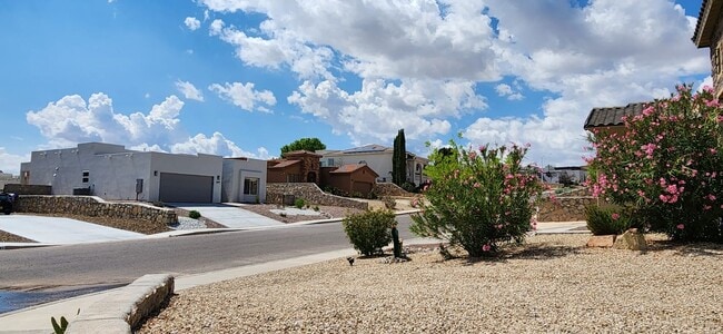 3049 Chippewa Summit in Las Cruces, NM - Building Photo - Building Photo