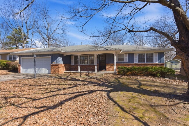 property at 2308 S Hampton Ave