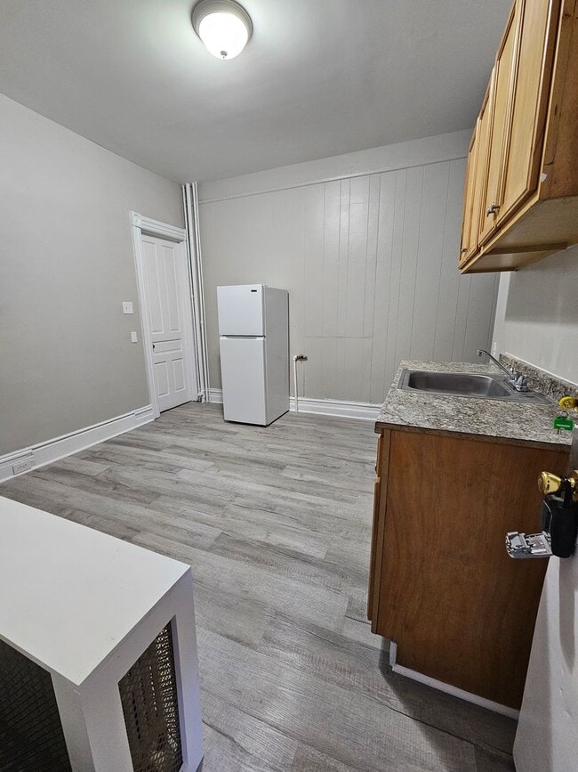 property at 625 N 6th St