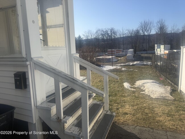 247 Belmont St in Carbondale, PA - Building Photo - Building Photo