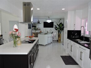 15220 SW 49th St in Miramar, FL - Building Photo - Building Photo