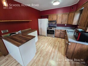 325 Schoolhouse Rd in Jersey Shore, PA - Building Photo - Building Photo