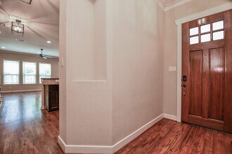5615 Kiam St in Houston, TX - Building Photo - Building Photo