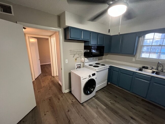 property at 1120 N Maple St
