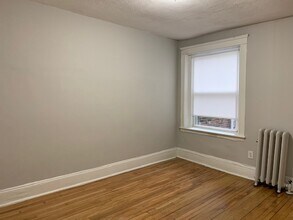 1367 Commonwealth Ave, Unit 3 in Boston, MA - Foto de edificio - Building Photo