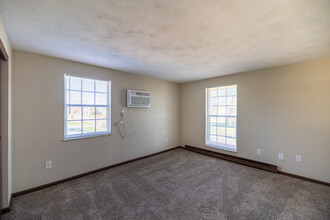 1290 Sanlor Avenue in West Milton, OH - Foto de edificio - Interior Photo