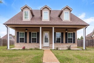 4743 W Petite Loop in Olive Branch, MS - Building Photo
