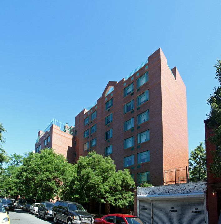 57 E 126th St in New York, NY - Foto de edificio