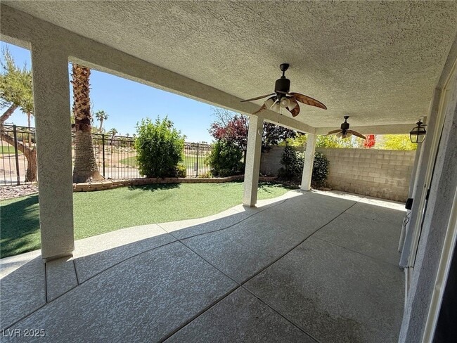 122 Cascade Lake St in Las Vegas, NV - Building Photo - Building Photo
