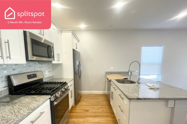 65 Burrell St-Unit -Unit 2 in Boston, MA - Foto de edificio - Building Photo