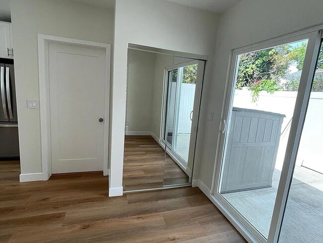 5256 Beeman Ave in Los Angeles, CA - Building Photo - Building Photo