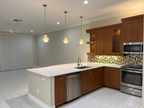 8375 Cloud Peak Dr in Boynton Beach, FL - Foto de edificio - Building Photo