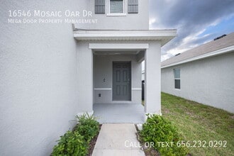 16546 Mosaic Oar Dr in Wimauma, FL - Building Photo - Building Photo