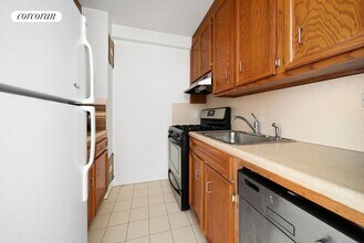 201 E 37th St in New York, NY - Foto de edificio - Building Photo