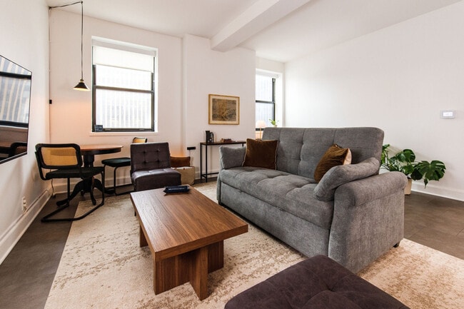 758 North Broadway-SI ID1379069P, Unit SI ID1379069P in Milwaukee, WI - Foto de edificio - Building Photo