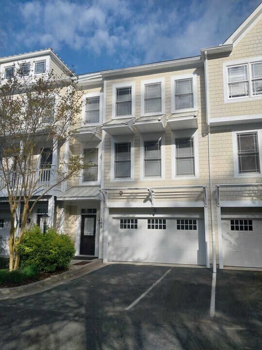 11958 W War Dancer Ln in Berlin, MD - Building Photo