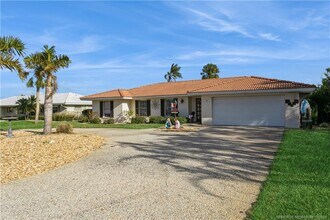 512 Gunwale Ln in Longboat Key, FL - Building Photo - Building Photo